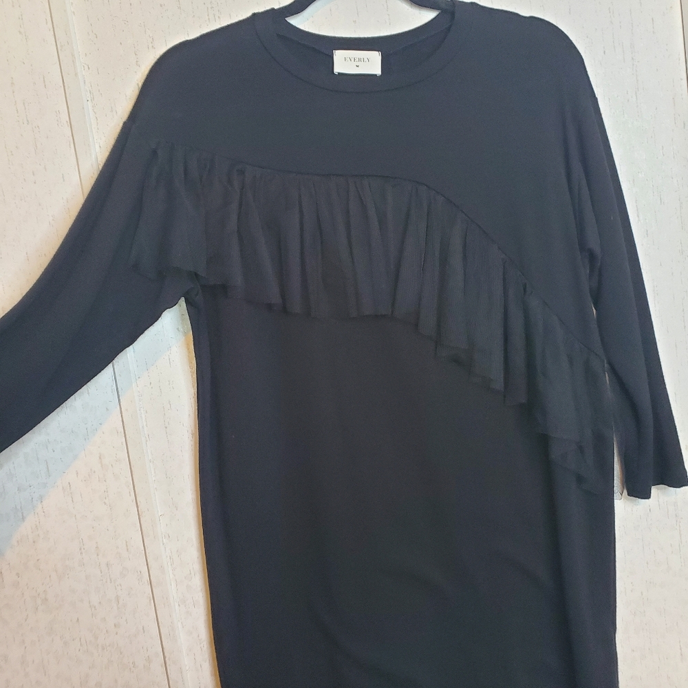 EVERLY Black Ruffle 3/4 sleeve Abstract Blouse Size S
